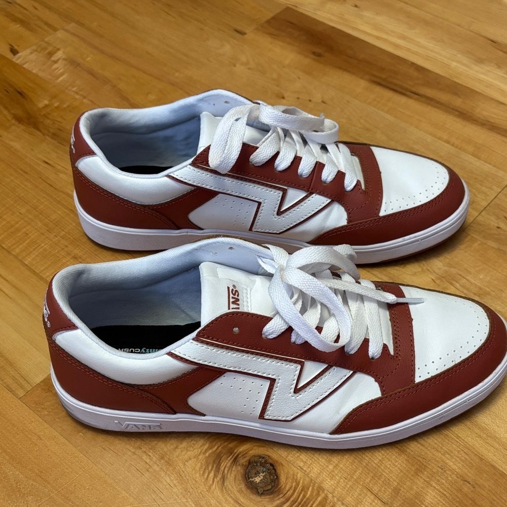 Vans Men's Brown and White Low-Top Sneakers